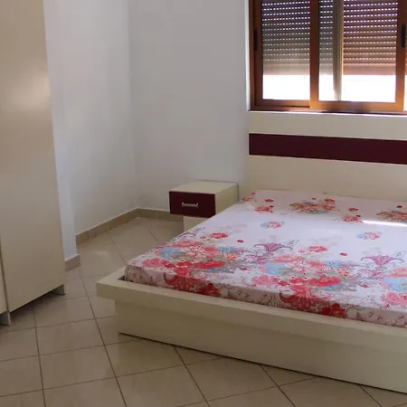 Apartment Bledi's Comfy In New Blvd / Free Parking