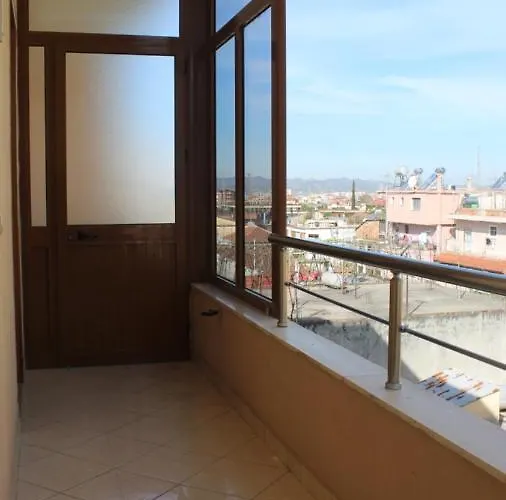 Bledi's Comfy In New Blvd / Free Parking Apartment